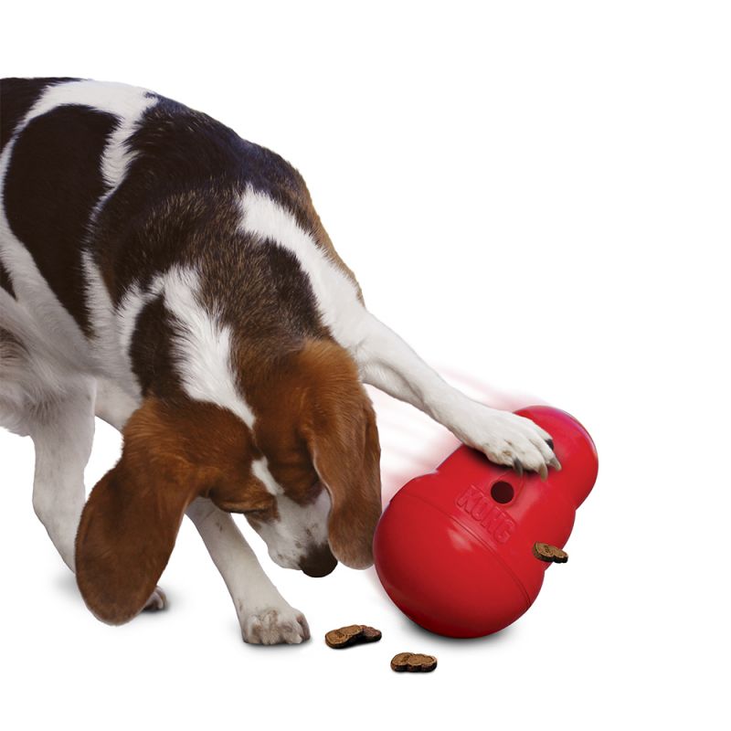 KONG Wobbler rosso taglia small per cani piccoli, dispenser di crocchette interattivo in plastica dura KONG Wobbler rosso taglia small per cani piccoli, dispenser di crocchette interattivo in plastica dura
